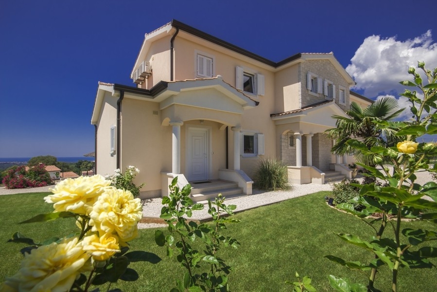 Házvásárlás Horvátországban - villa kerttel Porec közelében Isztriában